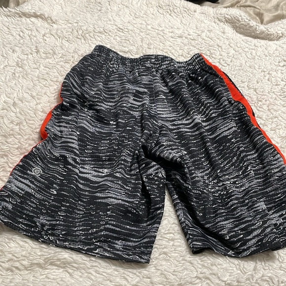 Boys C9 by Champion Size M 8/10 Active Wear sports Shorts NWOT - Picture 4 of 5